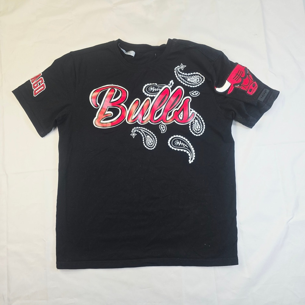 Pro Standard Chicago Bulls T-Shirt Mens Size Medium Black Paisley Graphic Tee
